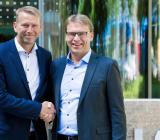 Peter Carlsson, vd för Northvolt, och Ulf Troedsson, vd för Siemens Nordics. Foto: Nicolas Mercier One Wave Studios/Siemens