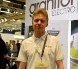 Johan Runesson, tekniskt affärsstöd på Granitor Electro, i bolagets monter på Elfack 2023. Foto: Agnes Karnatz