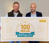 Mathias Lindgren, vd Kompressorteknik, och Johan Larsson, affärsområdeschef Instalco Norr, firar det 100:e dotterbolaget in i Instalco. Foto: Instalco