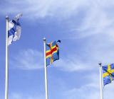 Finska, åländska och svenska flaggan sida vid sida. Foto: Colourbox