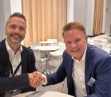 Elons inköpschef Onur Dogay (t v) och Cylindas vd Conny Thelberg. Foto: Elon Group