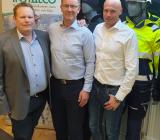 (från vänster) Henrik Ekgren, Dalab, Hans Berglund, Gävle Elbyggnads, och Johan Larsson, regionchef Norr Instalco. Foto: Instalco