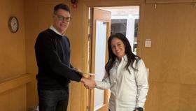 Svenska Elektrikerförbundets förhandlingschef Mikael Pettersson och Barin Özmen, biträdande förhandlingschef på Installatörsföretagen och avtalsansvarig för Installationsavtalet. Foto: Installatörsföretagen Svenska Elektrikerförbundets förhandlingschef Mikael Pettersson och Barin Özmen, biträdande förhandlingschef på Installatörsföretagen och avtalsansvarig för Installationsavtalet. Foto: Installatörsföretagen