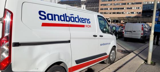En av Sandbäckens servicebilar i centrala Stockholm. Foto: Agnes Karnatz En av Sandbäckens servicebilar i centrala Stockholm. Foto: Agnes Karnatz