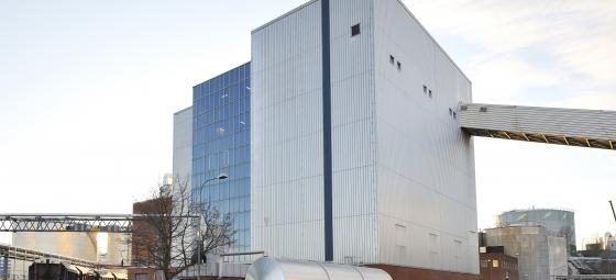 Byggnaden för bränslepreparering av kol till kraftvärmeverk 6 i Värtaverket (KVV6). Foto: Stockholm Exergi