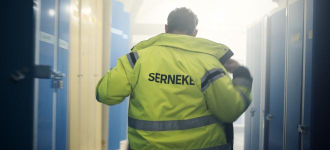 Ryggtavla på Sernekeanställd. Foto: Serneke