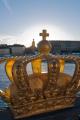 Gyllene krona på bron över till Skeppsholmen i Stockholm. Foto: Colourbox