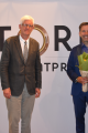 Folkhälsomyndighetens generaldirektör Johan Carlson (tv) och Camfils vd Torbjörn Bäck. Foto: Slussen Building Services Folkhälsomyndighetens generaldirektör Johan Carlson (tv) och Camfils vd Torbjörn Bäck. Foto: Slussen Building Services